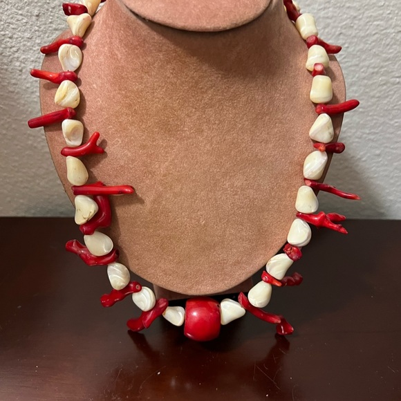 Necklace coral - Picture 2 of 2